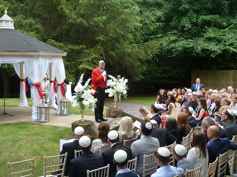 Peter Tautz Toastmaster at Jewish wedding