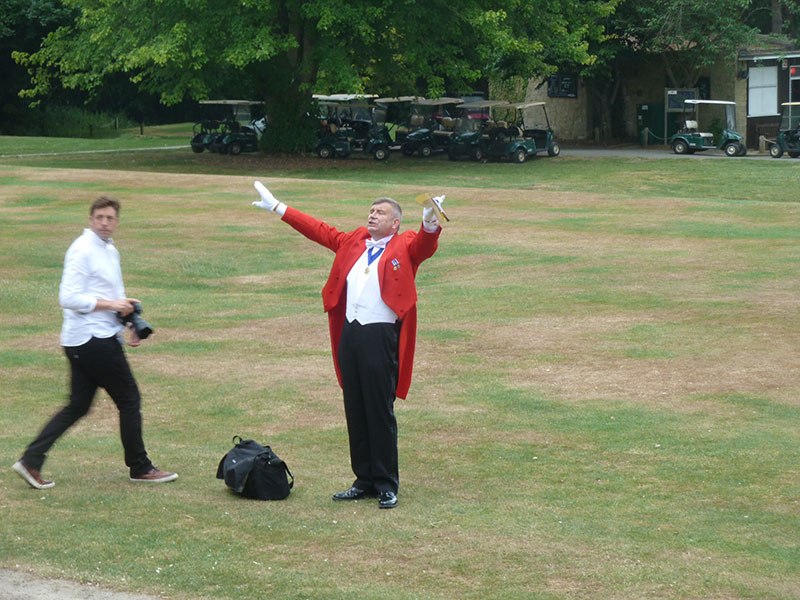 Peter Tautz Toastmaster with wedding photographer